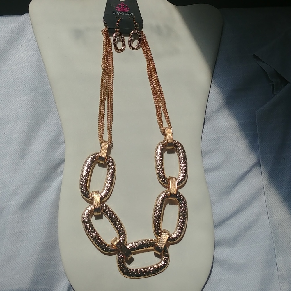 Paparazzi take charge gold necklace
